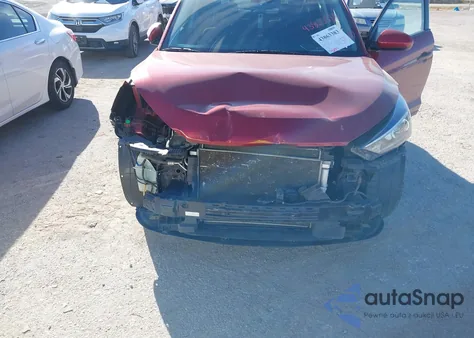 2021 Hyundai Tucson Value z USA, uszkodzony, nr VIN KM8J33A46MU412058